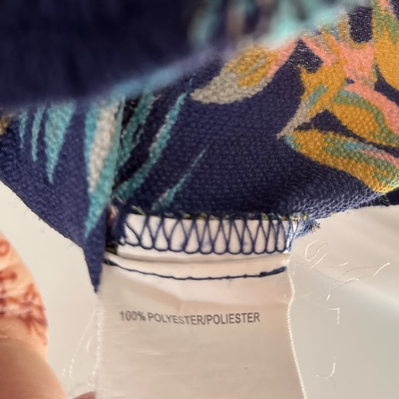 3/$30 Rewind S V-Neck Tie Front Floral Top with Elastic Back - Picture 5 of 6